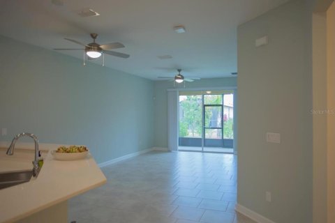 Townhouse in Winter Haven, Florida 2 bedrooms, 128.67 sq.m. № 1778331 - photo 11