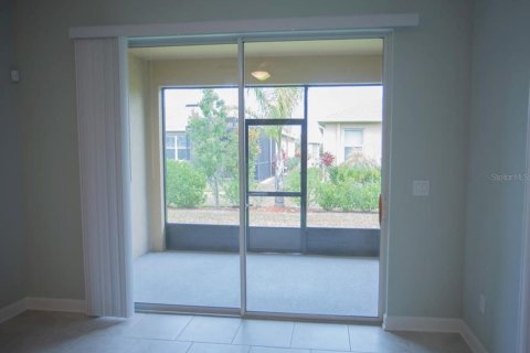 Townhouse in Winter Haven, Florida 2 bedrooms, 128.67 sq.m. № 1778331 - photo 13