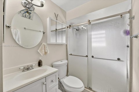 Touwnhouse à vendre à Miami, Floride: 2 chambres, 77.57 m2 № 1955441 - photo 12