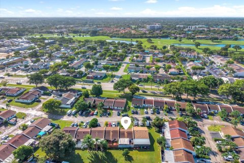 Touwnhouse à vendre à Miami, Floride: 2 chambres, 77.57 m2 № 1955441 - photo 19