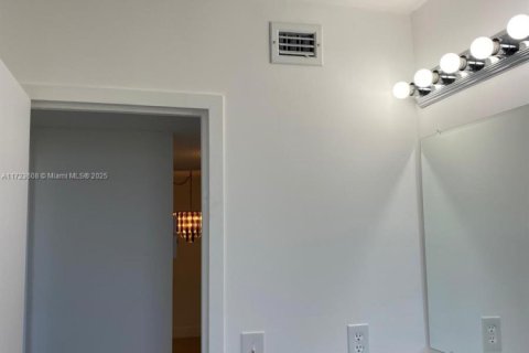 Copropriété à vendre à North Lauderdale, Floride: 2 chambres, 92.9 m2 № 2034697 - photo 23