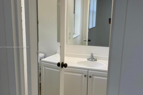 Copropriété à vendre à North Lauderdale, Floride: 2 chambres, 92.9 m2 № 2034697 - photo 29