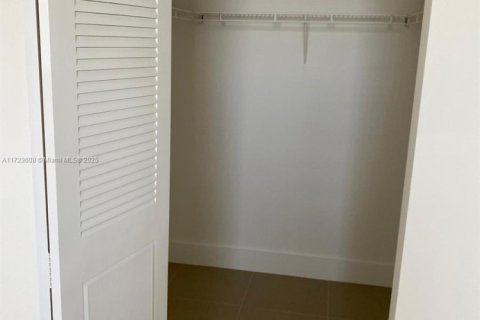 Copropriété à vendre à North Lauderdale, Floride: 2 chambres, 92.9 m2 № 2034697 - photo 28