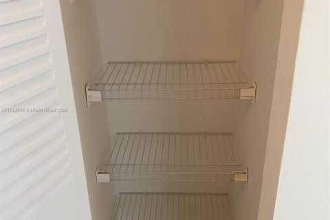 Copropriété à vendre à North Lauderdale, Floride: 2 chambres, 92.9 m2 № 2034697 - photo 16