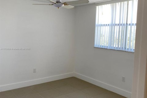 Copropriété à vendre à North Lauderdale, Floride: 2 chambres, 92.9 m2 № 2034697 - photo 17