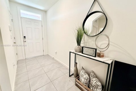 Villa ou maison à vendre à Port St. Lucie, Floride: 4 chambres, 169.73 m2 № 2076689 - photo 4