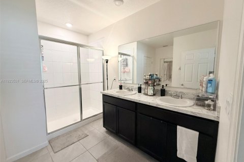 Villa ou maison à vendre à Port St. Lucie, Floride: 4 chambres, 169.73 m2 № 2076689 - photo 19
