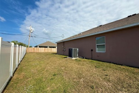 Villa ou maison à vendre à Port St. Lucie, Floride: 4 chambres, 169.73 m2 № 2076689 - photo 30