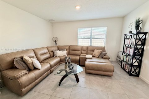 Villa ou maison à vendre à Port St. Lucie, Floride: 4 chambres, 169.73 m2 № 2076689 - photo 11