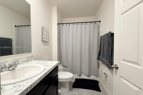 Villa ou maison à vendre à Port St. Lucie, Floride: 4 chambres, 169.73 m2 № 2076689 - photo 25