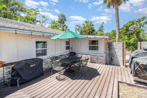 House in Longboat Key, Florida 3 bedrooms, 145.3 sq.m. № 1914137 - photo 17