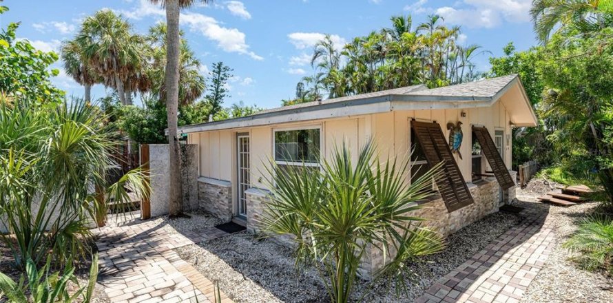 House in Longboat Key, Florida 3 bedrooms, 145.3 sq.m. № 1914137