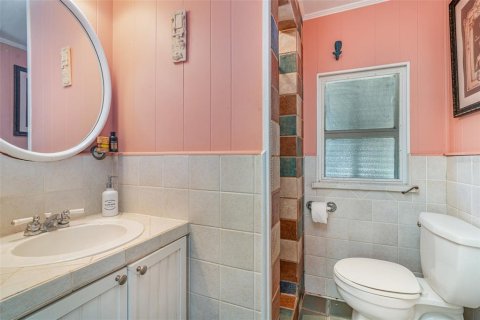 House in Longboat Key, Florida 3 bedrooms, 145.3 sq.m. № 1914137 - photo 28