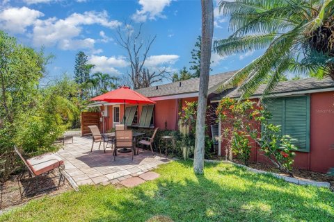 House in Longboat Key, Florida 3 bedrooms, 145.3 sq.m. № 1914137 - photo 21