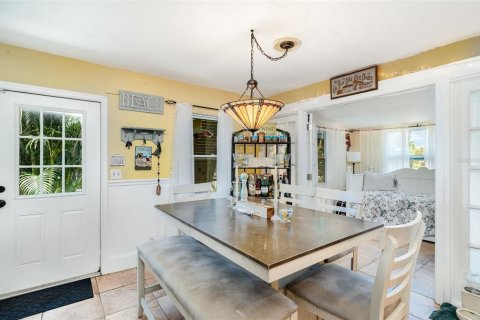 House in Longboat Key, Florida 3 bedrooms, 145.3 sq.m. № 1914137 - photo 7