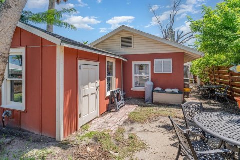 House in Longboat Key, Florida 3 bedrooms, 145.3 sq.m. № 1914137 - photo 22