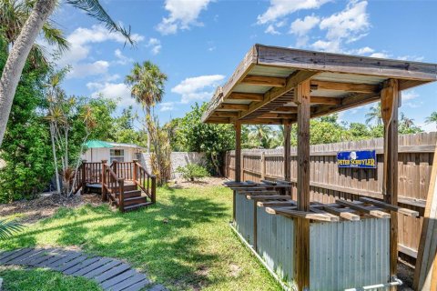 House in Longboat Key, Florida 3 bedrooms, 145.3 sq.m. № 1914137 - photo 20