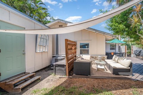 House in Longboat Key, Florida 3 bedrooms, 145.3 sq.m. № 1914137 - photo 18