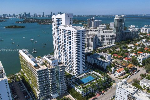 Кондоминиум с 2 спальнями в Майами-Бич, Флорида № 2006057
