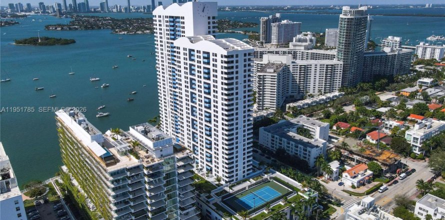 Кондоминиум с 2 спальнями в Майами-Бич, Флорида № 2006057