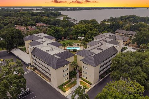 Condo à Mount Dora, Floride, 2 chambres  № 2318816