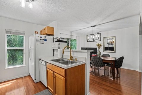 Adosado en venta en Tampa, Florida, 3 dormitorios, 155.15 m2 № 2347902 - foto 6