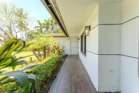 Villa ou maison à vendre à Plantation, Floride: 3 chambres, 180.04 m2 № 2250620 - photo 4