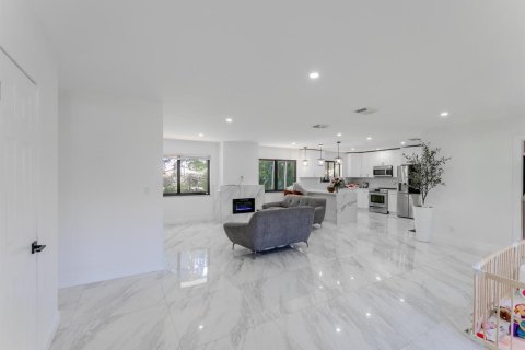 Villa ou maison à vendre à Plantation, Floride: 3 chambres, 180.04 m2 № 2250620 - photo 10