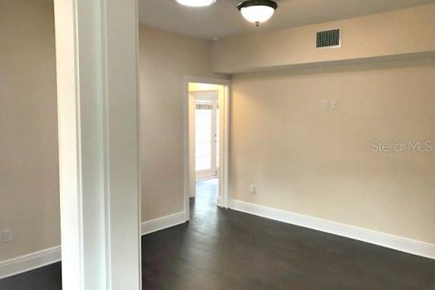 Villa ou maison à louer à Tampa, Floride: 4 chambres, 207.92 m2 № 2398915 - photo 13