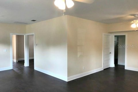 Villa ou maison à louer à Tampa, Floride: 4 chambres, 207.92 m2 № 2398915 - photo 10
