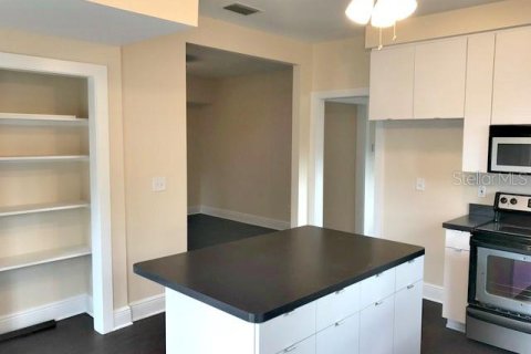 Villa ou maison à louer à Tampa, Floride: 4 chambres, 207.92 m2 № 2398915 - photo 14