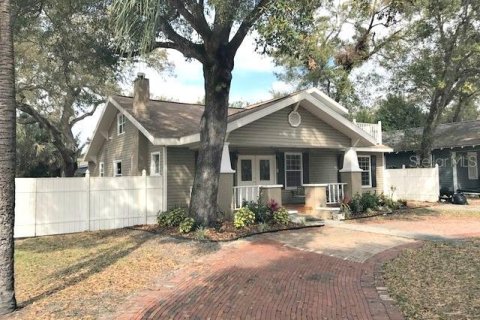 Villa ou maison à louer à Tampa, Floride: 4 chambres, 207.92 m2 № 2398915 - photo 2