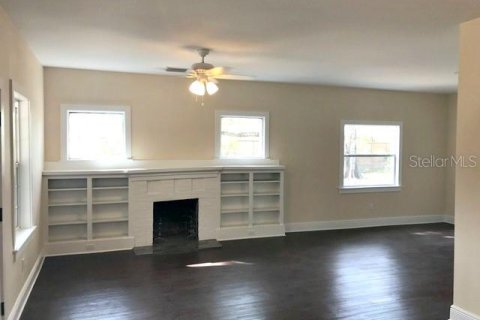 Villa ou maison à louer à Tampa, Floride: 4 chambres, 207.92 m2 № 2398915 - photo 4