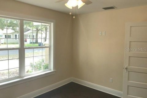 Villa ou maison à louer à Tampa, Floride: 4 chambres, 207.92 m2 № 2398915 - photo 9