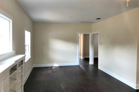 Villa ou maison à louer à Tampa, Floride: 4 chambres, 207.92 m2 № 2398915 - photo 11