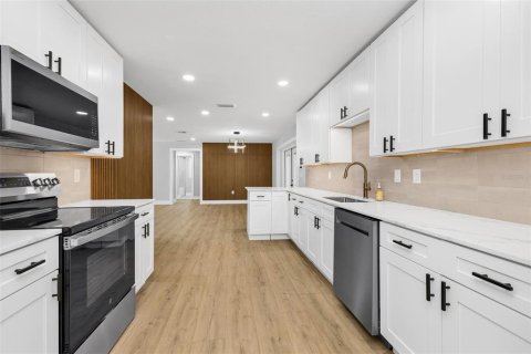 Купить виллу или дом в Венеция, Флорида 6 комнат, 151.15м2, № 2157103 - фото 22