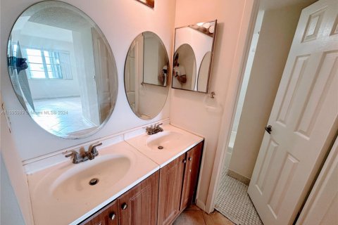 Copropriété à vendre à Deerfield Beach, Floride: 1 chambre, 64.57 m2 № 1933777 - photo 9