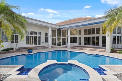 House in Weston, Florida 4 bedrooms, 436.64 sq.m. № 1806253 - photo 7