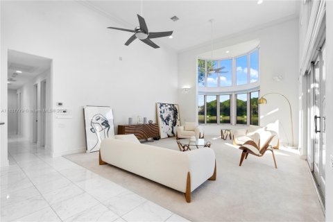 House in Weston, Florida 4 bedrooms, 436.64 sq.m. № 1806253 - photo 14