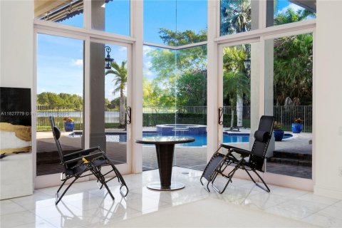 House in Weston, Florida 4 bedrooms, 436.64 sq.m. № 1806253 - photo 18