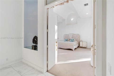 House in Weston, Florida 4 bedrooms, 436.64 sq.m. № 1806253 - photo 28