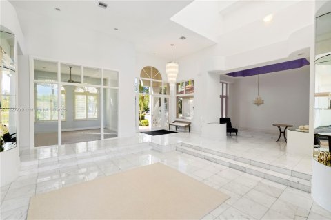 House in Weston, Florida 4 bedrooms, 436.64 sq.m. № 1806253 - photo 21