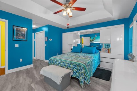 House in Nokomis, Florida 3 bedrooms, 186.64 sq.m. № 2110560 - photo 28