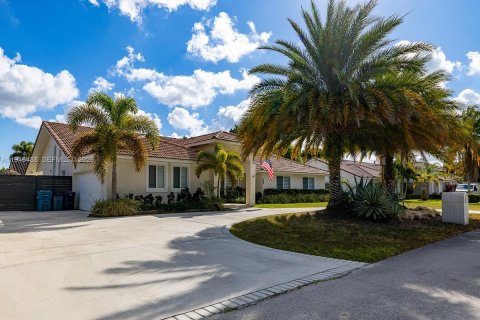 Дом в Майами, Флорида 4 спальни, 239.32м2 № 2006785