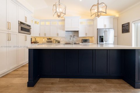 Купить виллу или дом в Майами, Флорида 4 спальни, 239.32м2, № 2006785 - фото 10