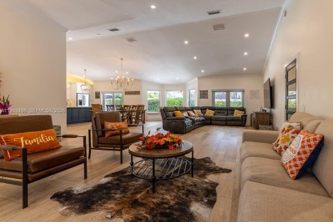 Купить виллу или дом в Майами, Флорида 4 спальни, 239.32м2, № 2006785 - фото 6