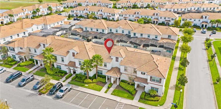 Townhouse in Davenport, Florida 4 bedrooms, 176.7 sq.m. № 1511523