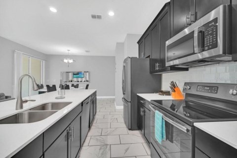 Townhouse in Davenport, Florida 4 bedrooms, 176.7 sq.m. № 1511523 - photo 18