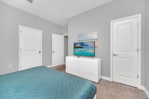 Townhouse in Davenport, Florida 4 bedrooms, 176.7 sq.m. № 1511523 - photo 5