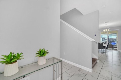 Townhouse in Davenport, Florida 4 bedrooms, 176.7 sq.m. № 1511523 - photo 7